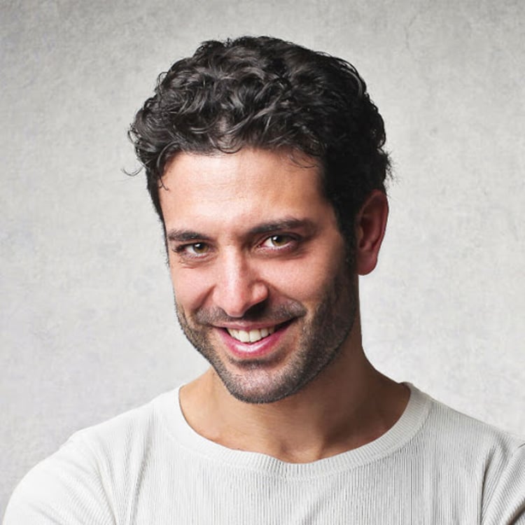 Souza Headshot