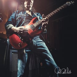 Werbefotografie für verschiedene Gitarren mit Reinhard Kruska
