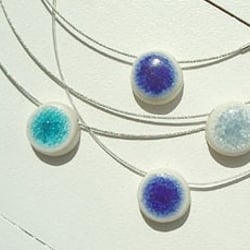 Kette: Porzellian und Flaschenglass