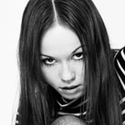 curvatures & stripes | Model: Oksana | HMA: Oksana | Photographer: Andreas Bübl
