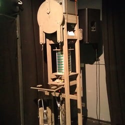 Installation „Interaktive Laseruhr“