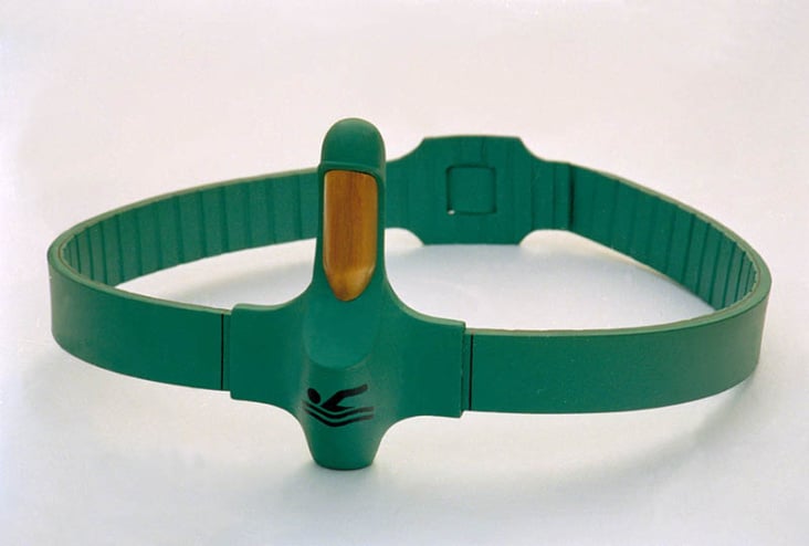 Baderettungshilfe für Schwimmbäder, Wassersportler, Segler, Surfer. Aufblasbarer Airbag mit Druckgaspatrone