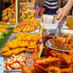 Alexander Jawinski in Southeast Asia: Authentic Street Food Routes Through Thailand and Vietnam