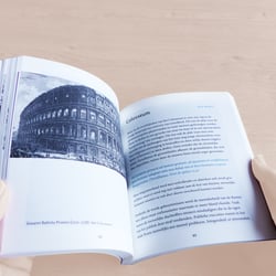 DE VEREEUWIGDE STAD | IMAGE EDITORIAL + MAPS
