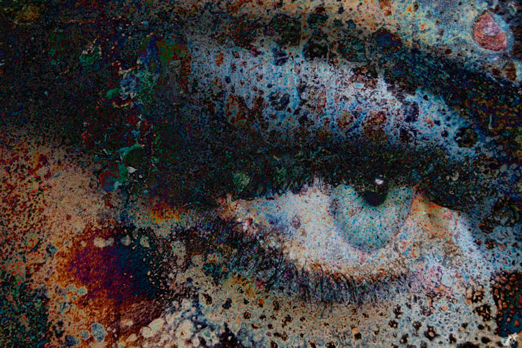 W12_226 the eye
