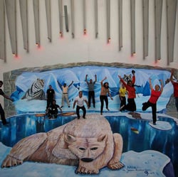 Thema: Winter im Ferrari World Abu Dhabi / Technik: Wand und Boden