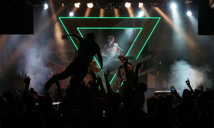 MC Fitti Live Stage Design