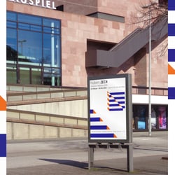 Künstler Retrospektive | Plakat zur Ausstellung in fiktiver Galerie | Freie Arbeit