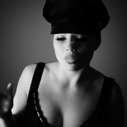 Model: Djamila