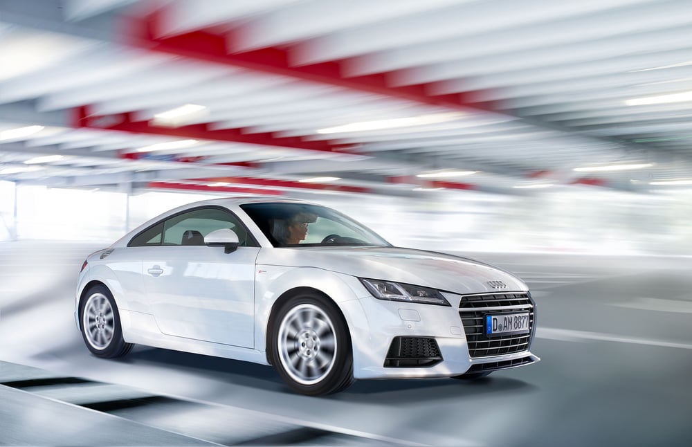 Transportation/Autofotografie  –  Audi TT  –  Fahraufnahme