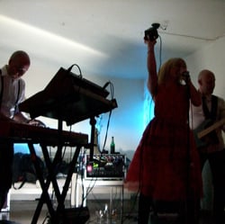 Bühnensituation, Auftritt der Band Fiji