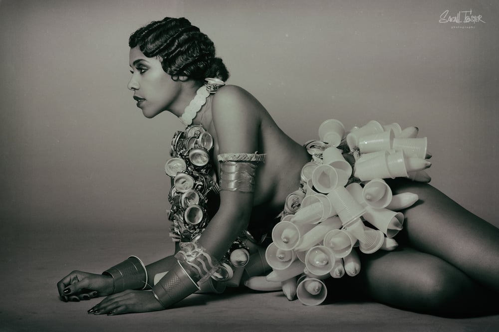Einweg Josephine Baker