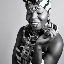Africa Shooting. Foto: Sophie Valentin, Styling & Makeup: Lifestyle Emergency Kashia Lehmann