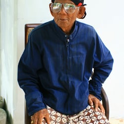 cambodian man with sunglasses