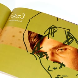 Layout eines Programmkatalogs für ein Performancefestival