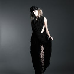 Fotograf : Ralph Man Model:Aline @ Notoys Fashionstyling von mir -> musitowski.com Licht von Profoto H&M: Sadeer