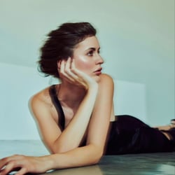 https://maisonmusitowski.com/maya-hardenbecker/#