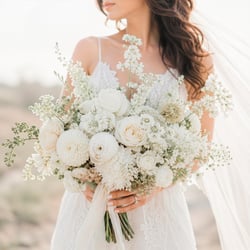 Brautreportage – Details von Kleid und Blumen