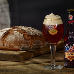 Klosterkeller Salvator Brot Glas Flasche