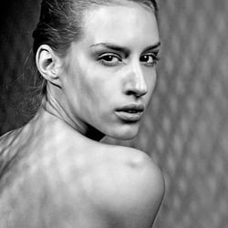Flora Borsi – portfolio