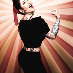 Pin Up Fotoshooting Freiburg Fotostudio kreativpixel in Freiburg Fotografenmeister in Freiburg Pascal Jesser Photoshop Profi Ph