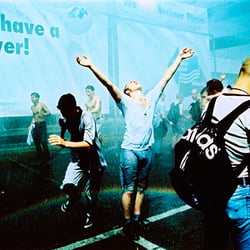 „Let´s have a shower“ – Loveparade Berlin 1999