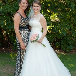 Styling von Braut und Mutter