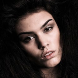 Editorial „Warrior“