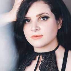 Smokey Eye mit Gold Element