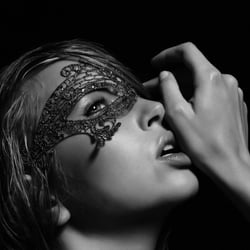 Fotograf: Knut Wörner Hair&MakeUp: Anna Tsoulcha