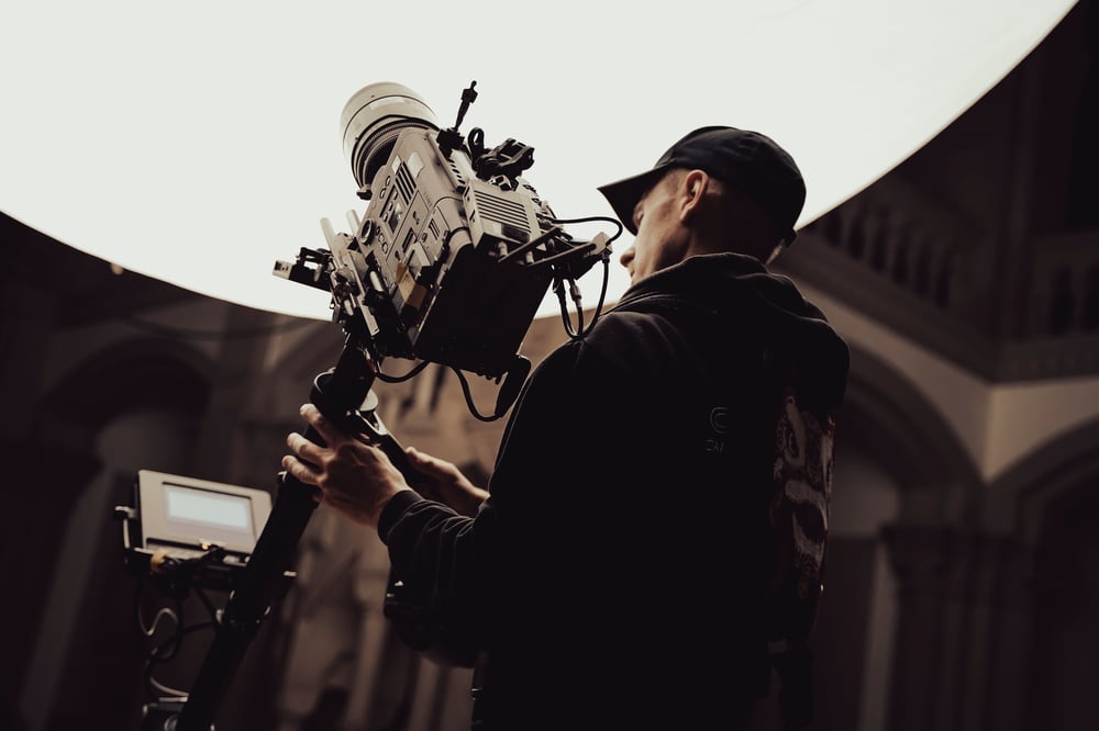 STEADICAM OPERATOR – CLOSE UP