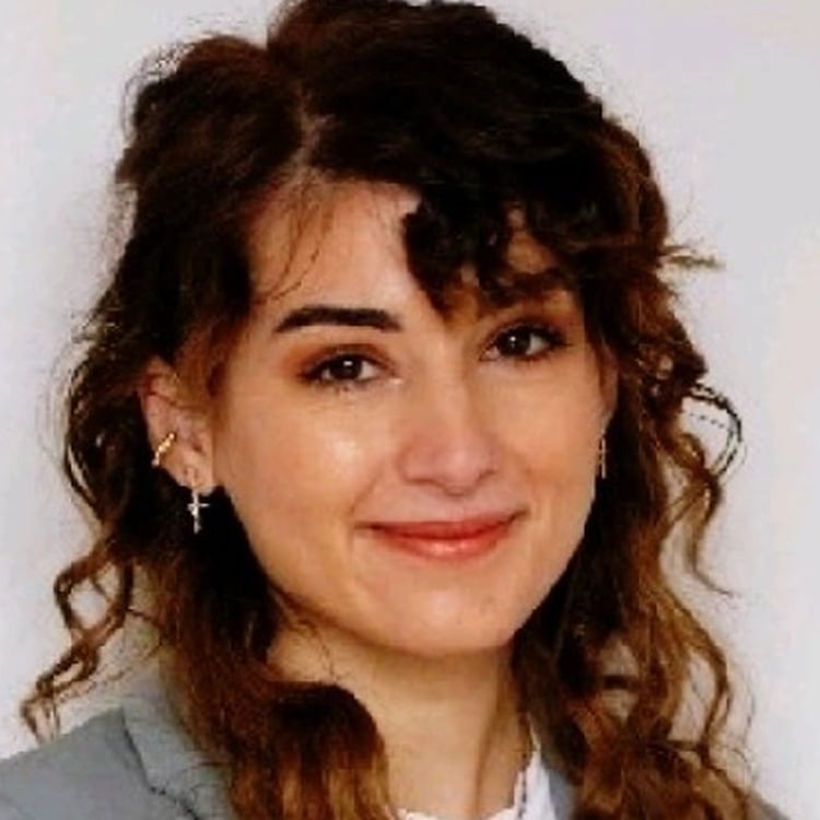 Aylin Nil Örtülü