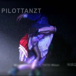 MOVING GALLERY. Performance 2001 – 2003