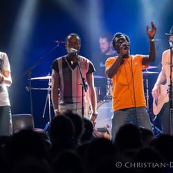 Strom & Wasser feat. The Refugees live im SO36 in Berlin.