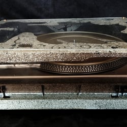 Turntable / Plattenspieler ‚The dancing Gost of the Sea‘