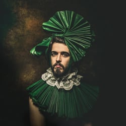 green dress