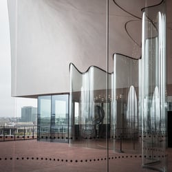 Besuchen Sie www.martinrohrmann.com – oder speziell für Architekturfotografie: www.rohrmann-architektur.de