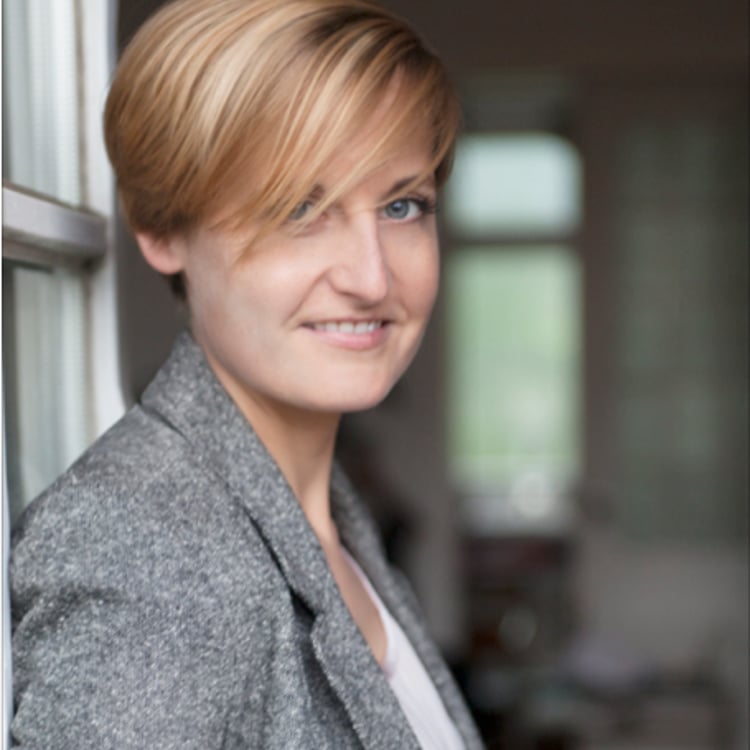 Lisa Dinges