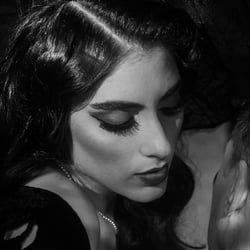 Film noir – Storytelling, „Never Trust A Beautiful Woman“