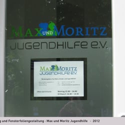 Logoentwicklung und Fensterfoliengestaltung · Max und Moritz Jugendhilfe   ·  2012