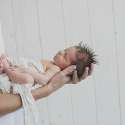 Newborn-Klitzeklein-Fotografin-Simone-Bauer