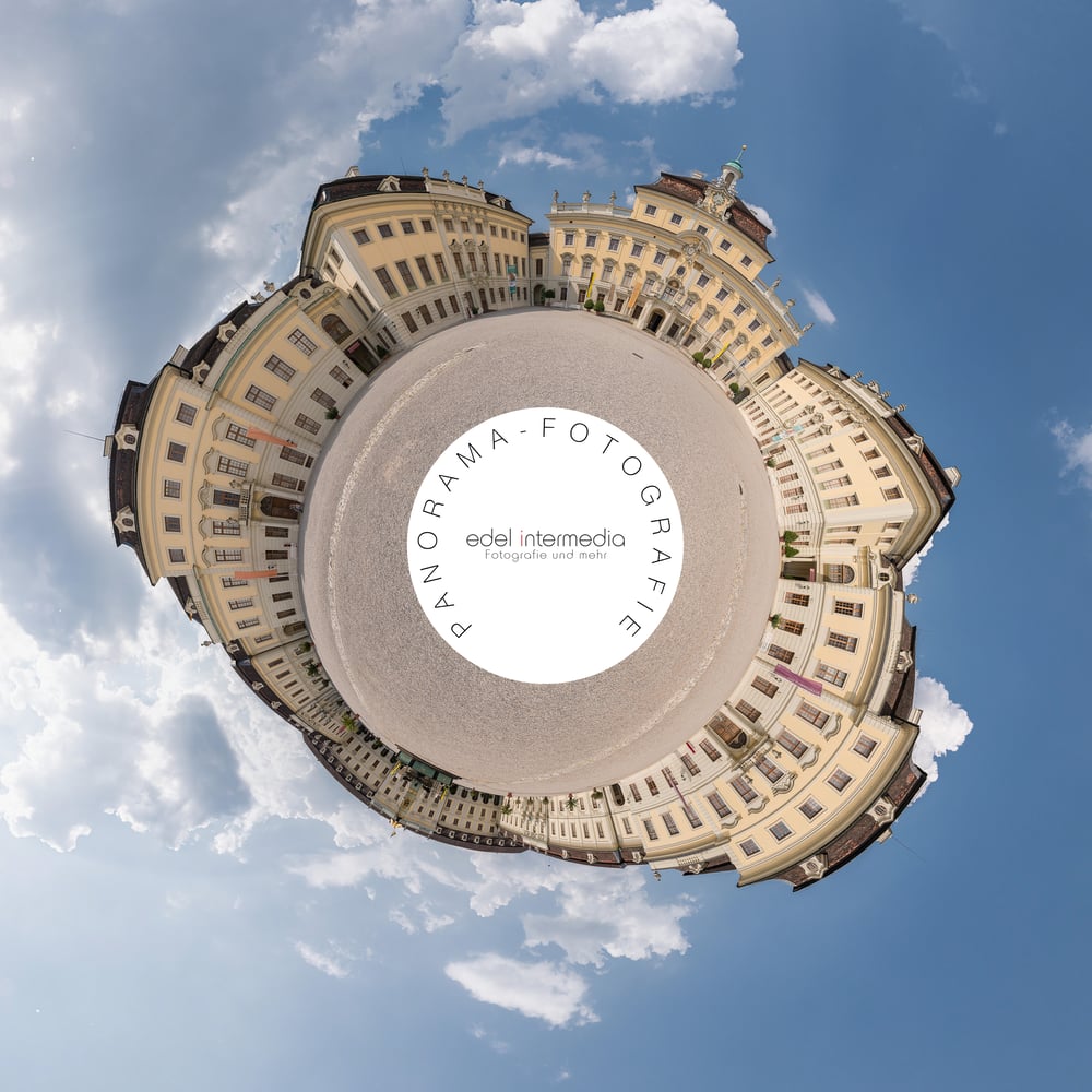 schloss little planet