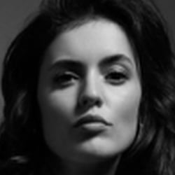 https://maisonmusitowski.com/maya-hardenbecker/#