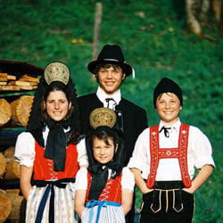 „Oberstdorf – Historische Tracht“