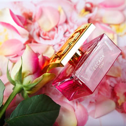 sinnliches Produktfoto zur Erscheinung des Escada elixir Duftes in Deutschland
