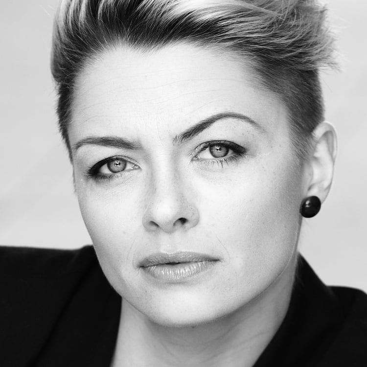Nadine Steves