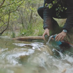Akura Wayfarer – Am Bach