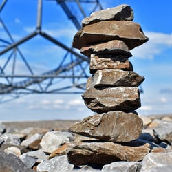 Steinkunst am Tetraeder in Bottrop