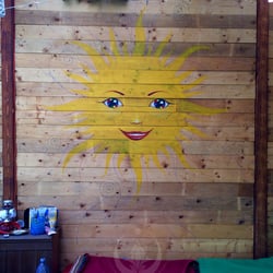 Bemalung innerhalb eines Pavillons | Acryl auf Holz