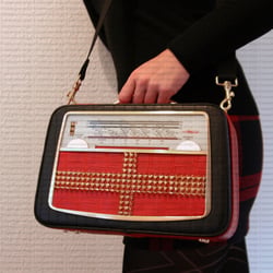 Radiohandtasche Akkord U61 schwarz-rot, Rock ’n Roll